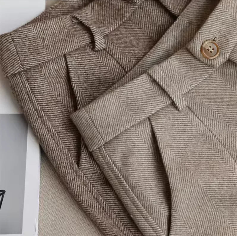 Elegant men’s trousers with pleat front