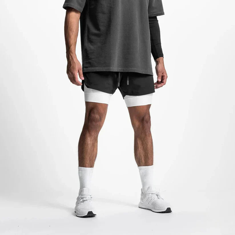 Men’s shorts with drawstring and pockets