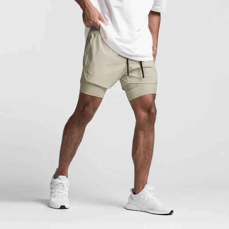 Men’s shorts with drawstring and pockets
