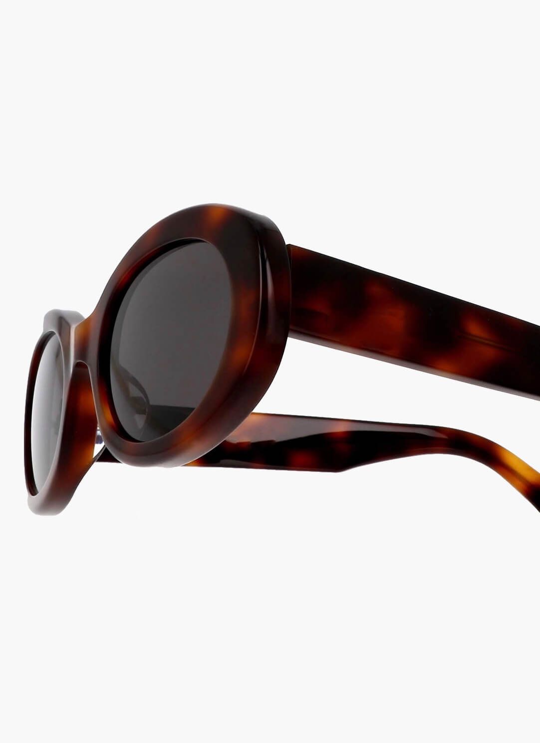 Women’s round sunglasses with wide plastic frame – retro style