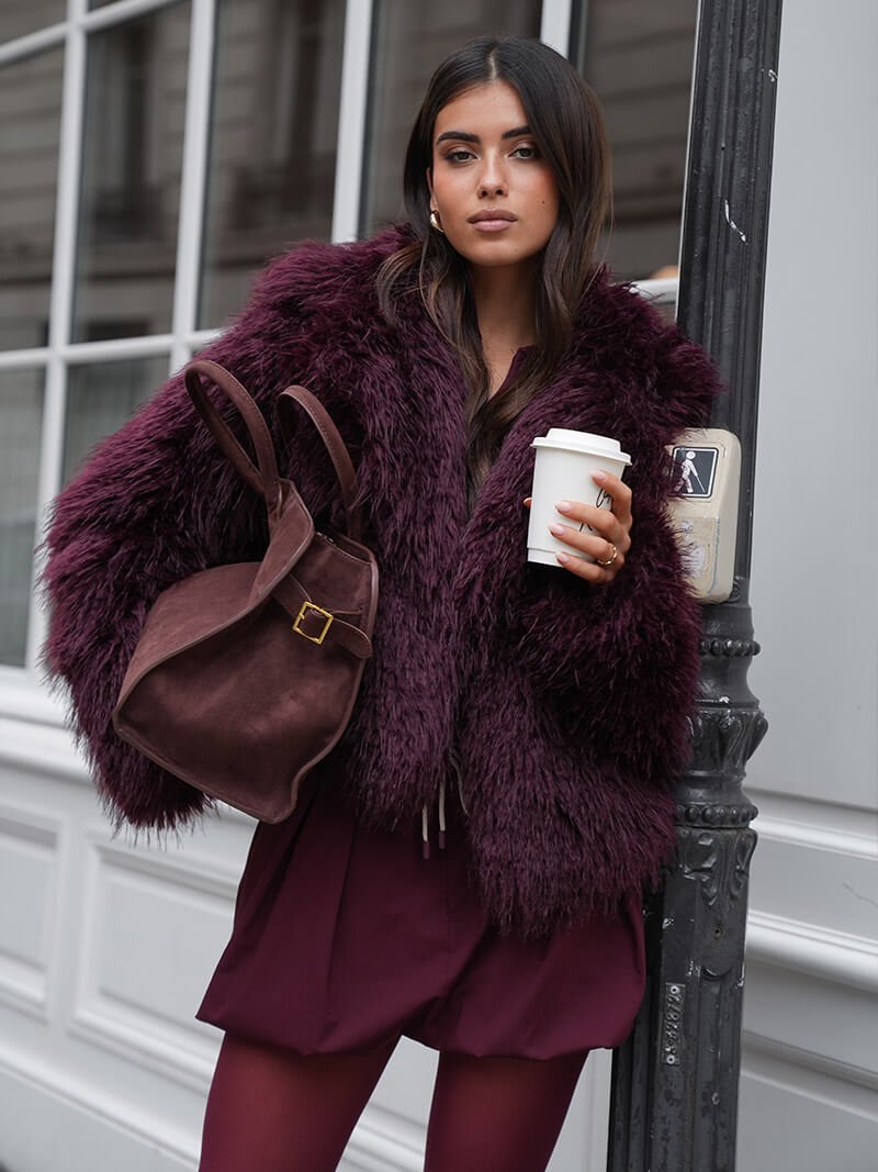 Women’s Boston bag in dark brown suede-look material with handles and zipper closure