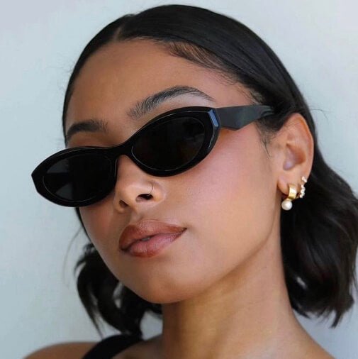Women’s cat-eye oval sunglasses with wide plastic frame – black