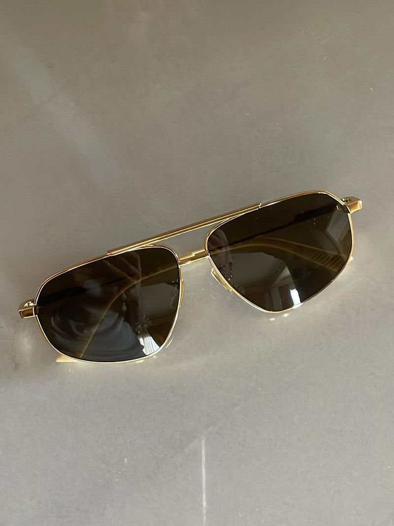 Women’s aviator sunglasses with metal frame – gold/black
